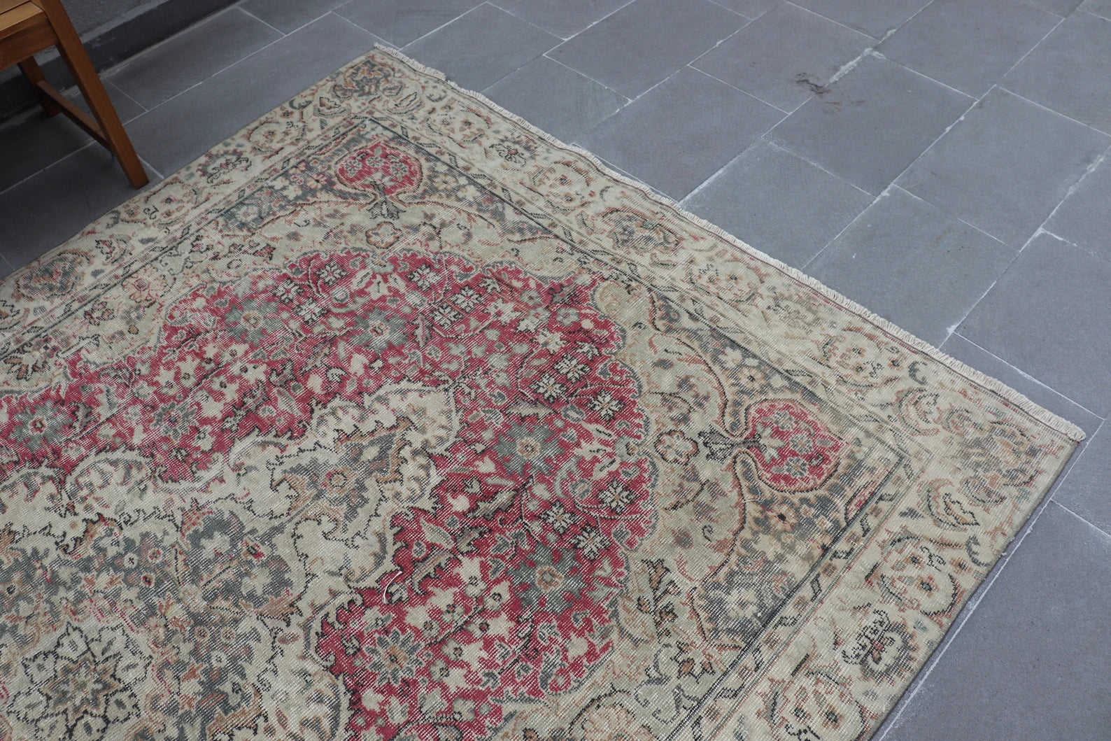 XL Vintage Turkish Accent Area Rug 5.9 x 9.5 ft