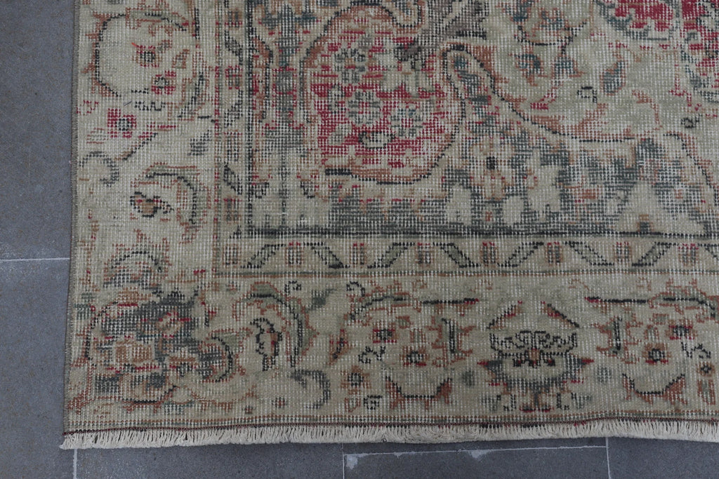 XL Vintage Turkish Accent Area Rug 5.9 x 9.5 ft