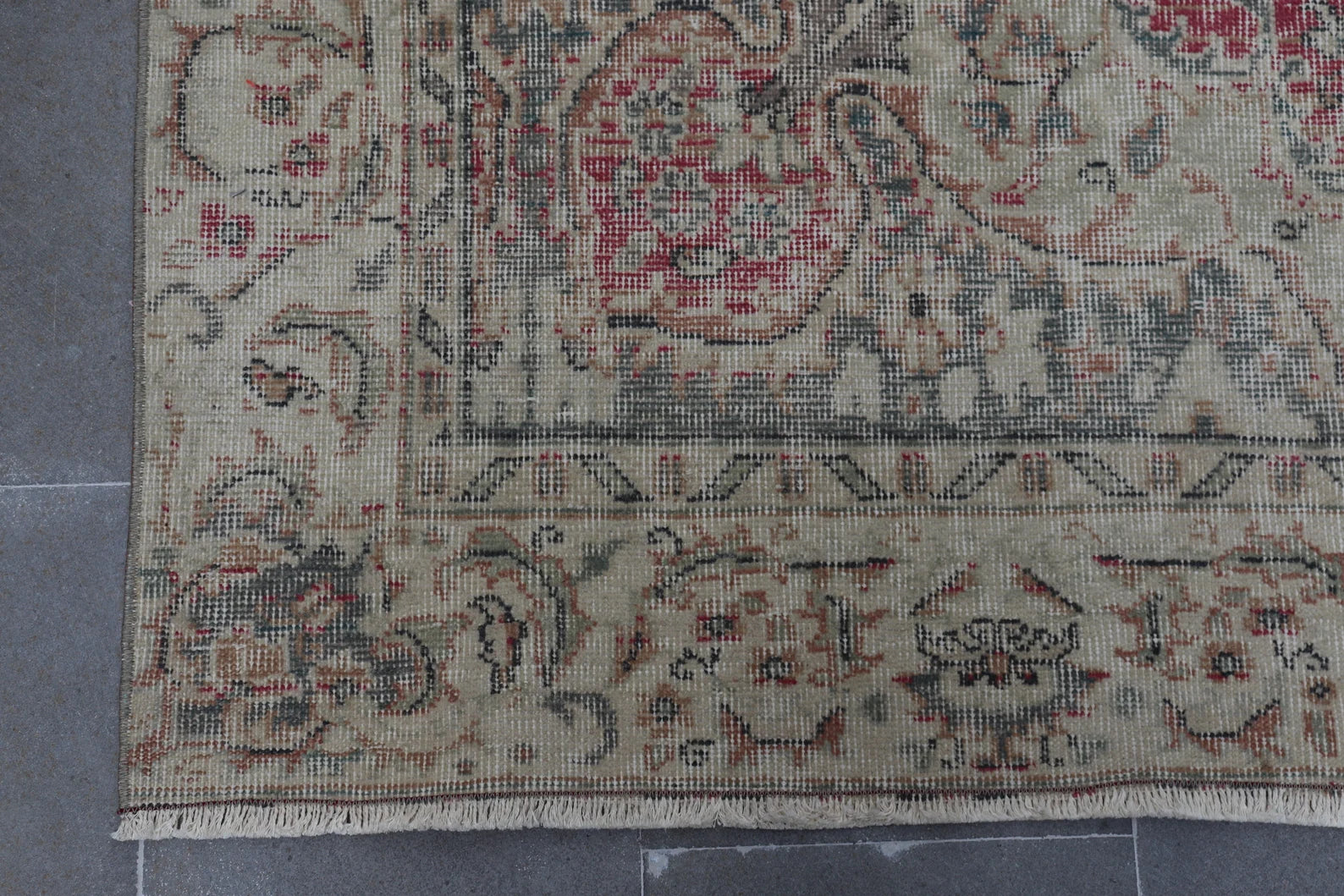 XL Vintage Turkish Accent Area Rug 5.9 x 9.5 ft