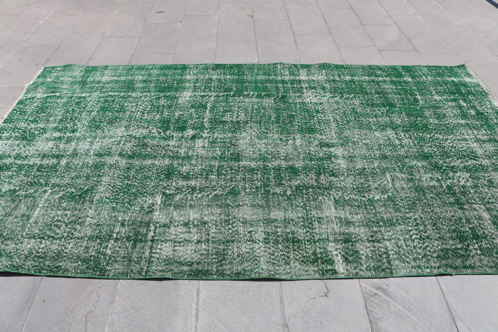 XL Vintage Turkish Accent Area rug 5.7 x 9.6 ft