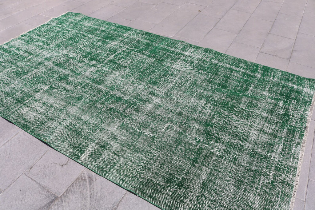 XL Vintage Turkish Accent Area rug 5.7 x 9.6 ft