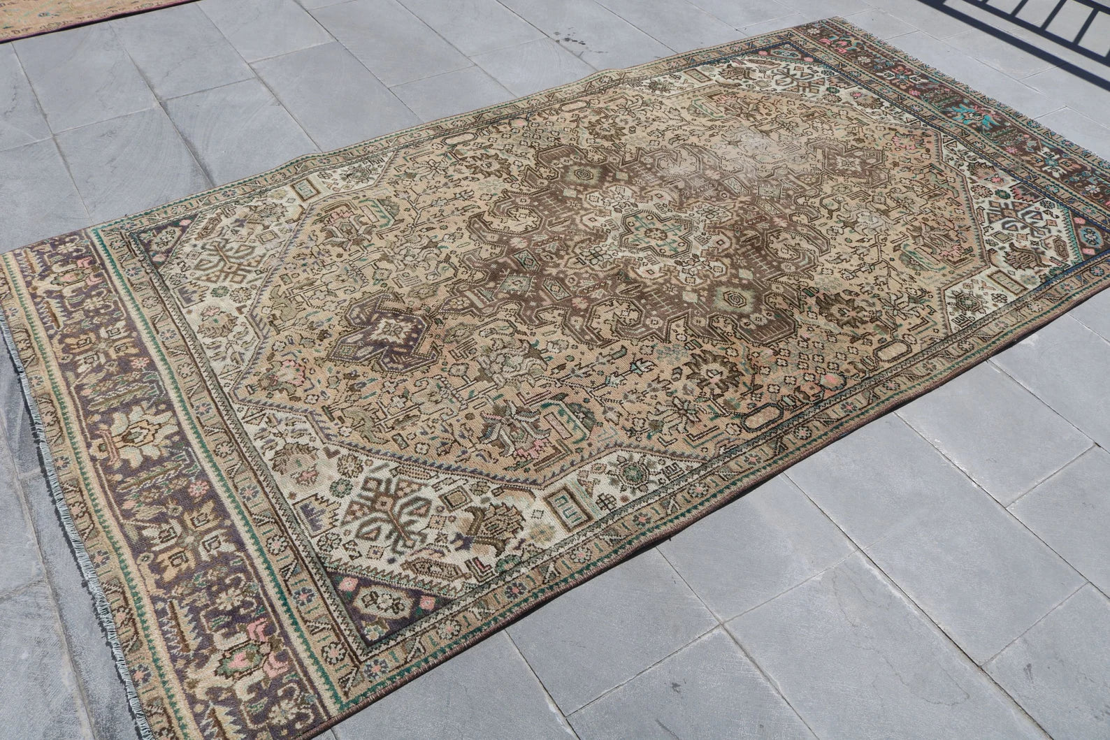 XL Vintage Persian Accent Area Rug 4.7 x 9 ft