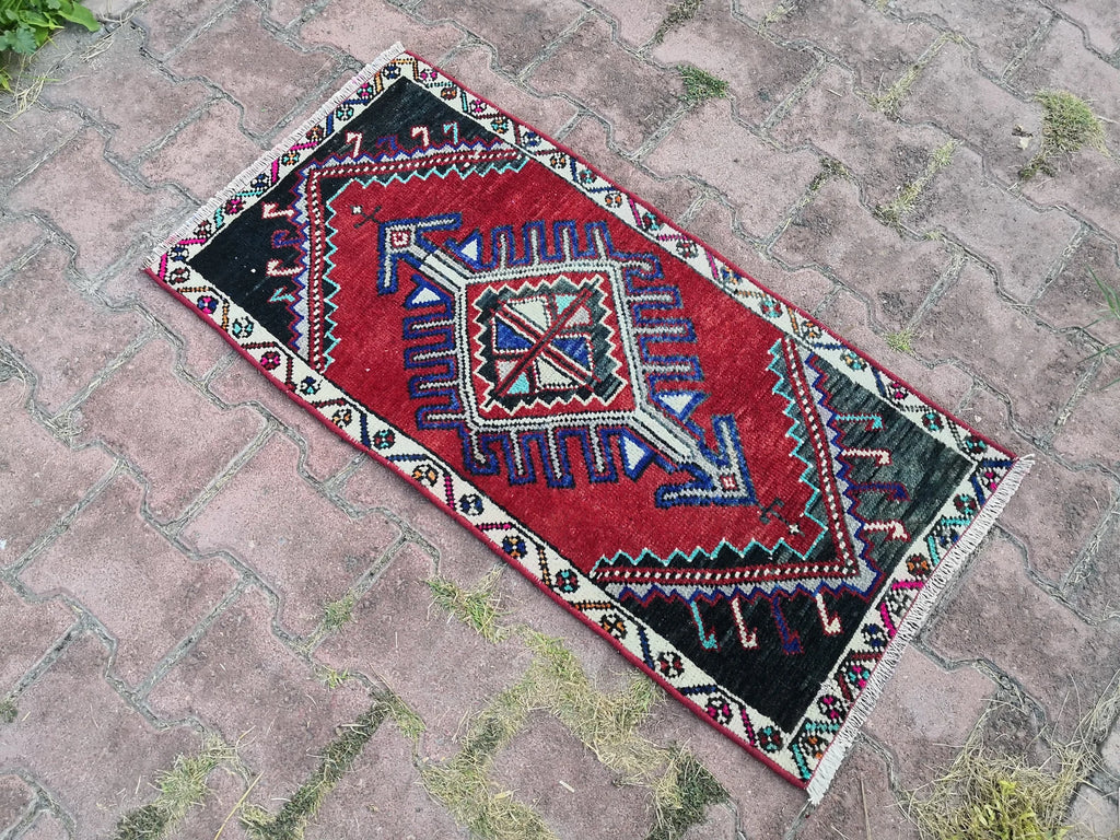 Vintage Turkish Mini Rug 1.5 x 3.1 ft