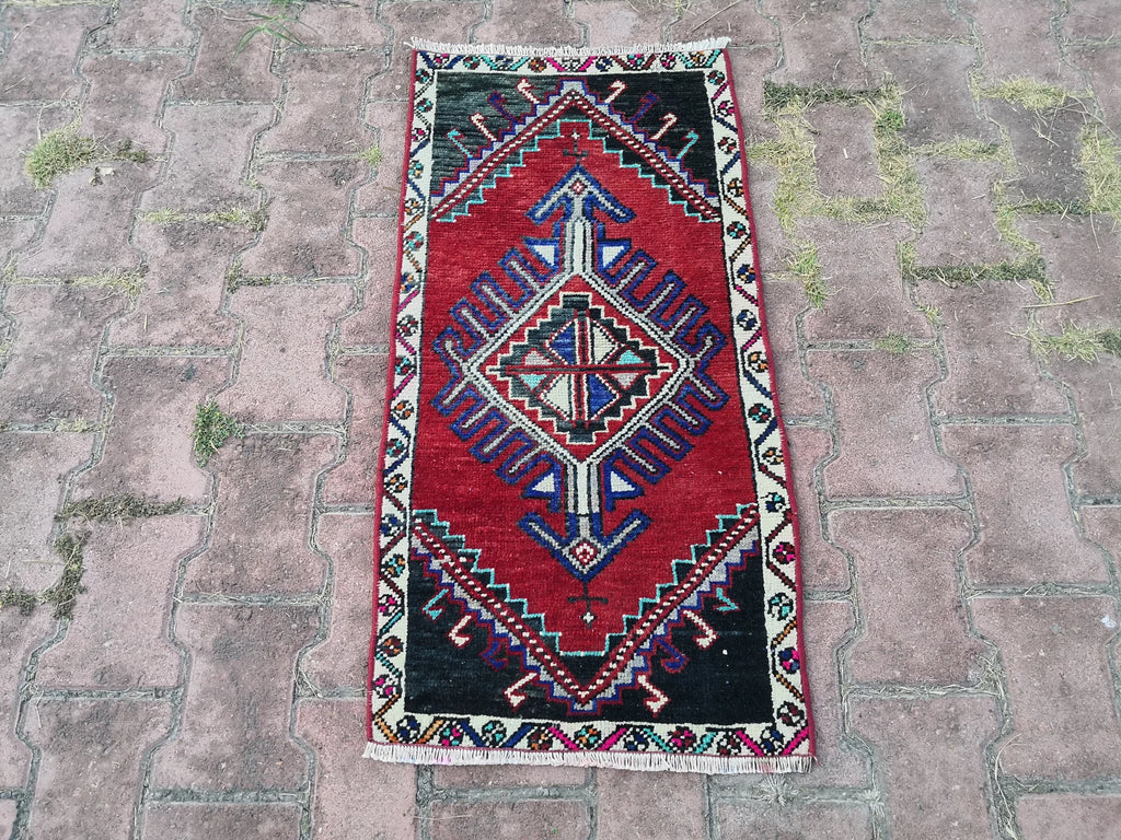 Vintage Turkish Mini Rug 1.5 x 3.1 ft