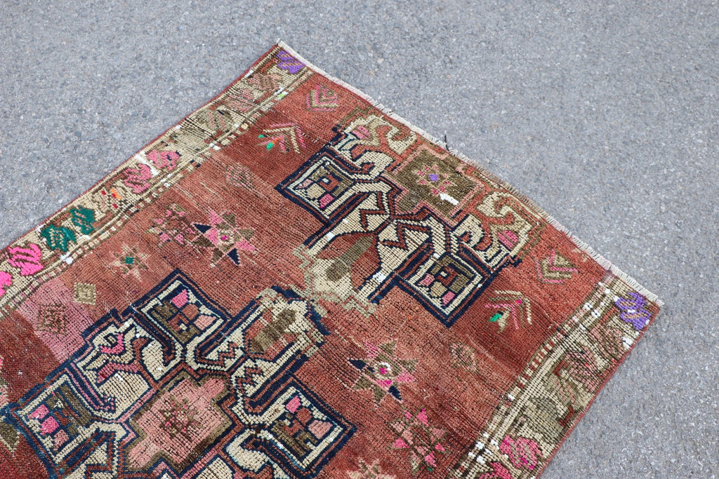 Vintage Turkish Accent Area rug 4 x 6.2 ft