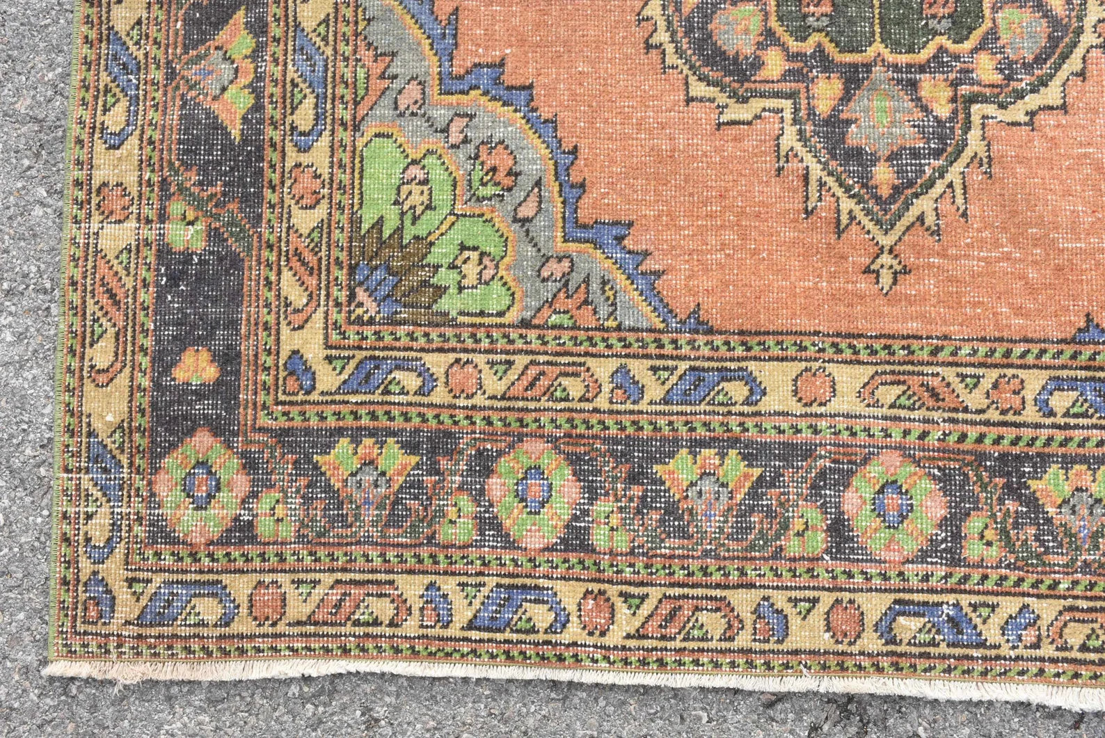 Vintage Turkish Accent Area rug 4.5 x 9.7 ft