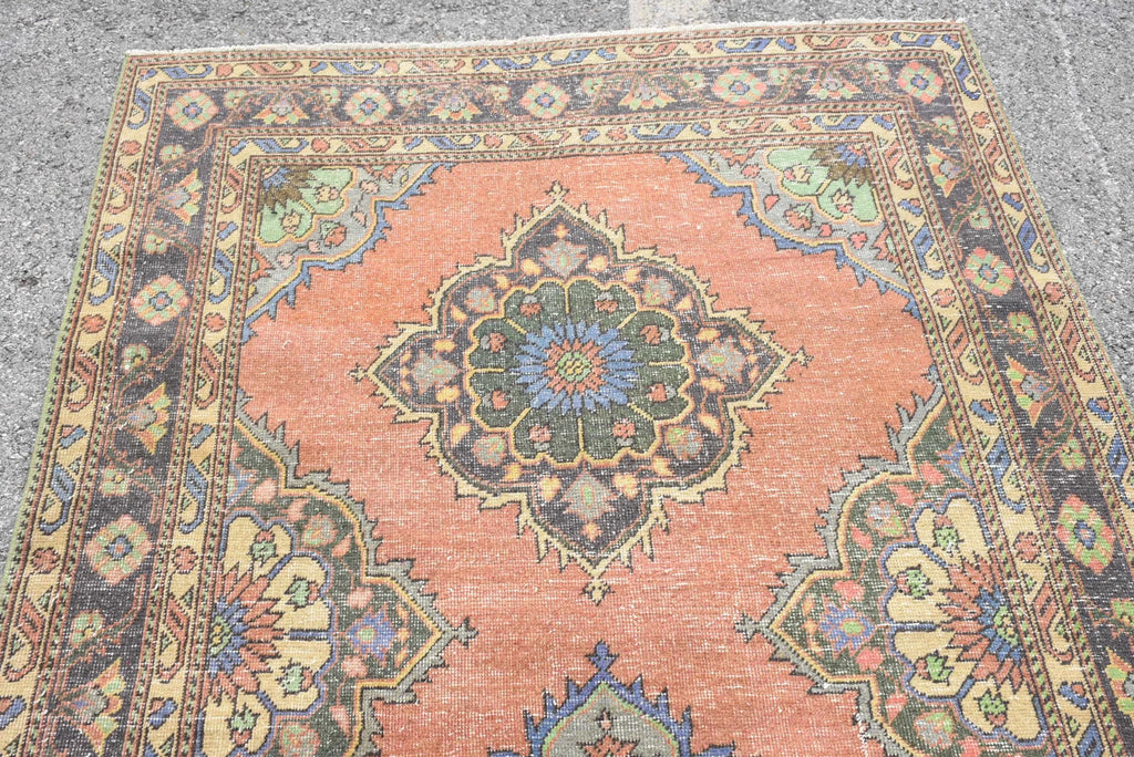 Vintage Turkish Accent Area rug 4.5 x 9.7 ft