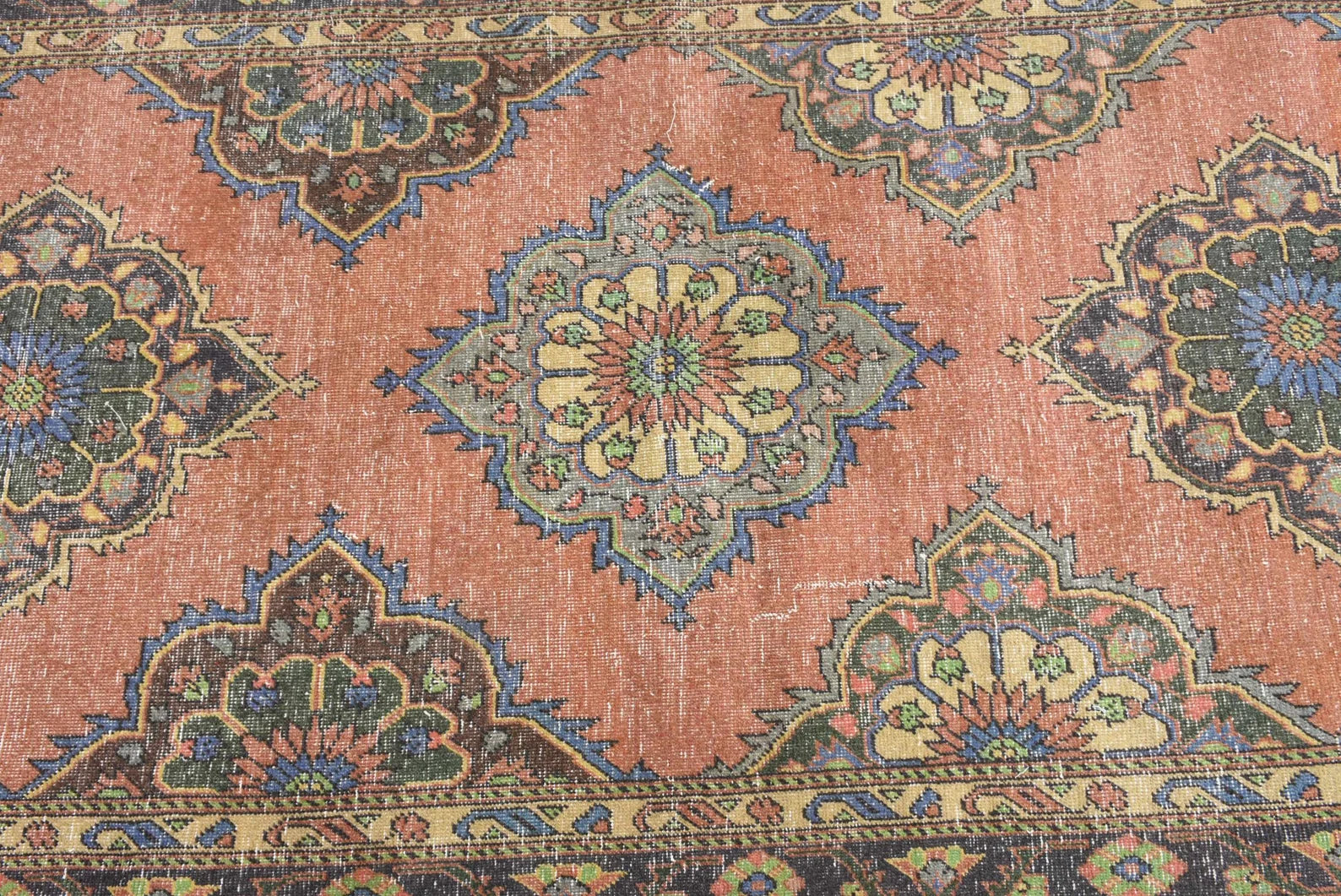 Vintage Turkish Accent Area rug 4.5 x 9.7 ft