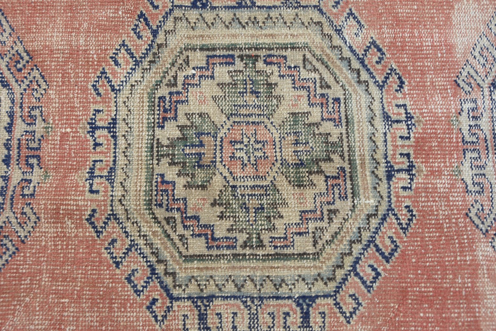 Vintage Turkish Accent Area rug 4.6 x 9.9 ft