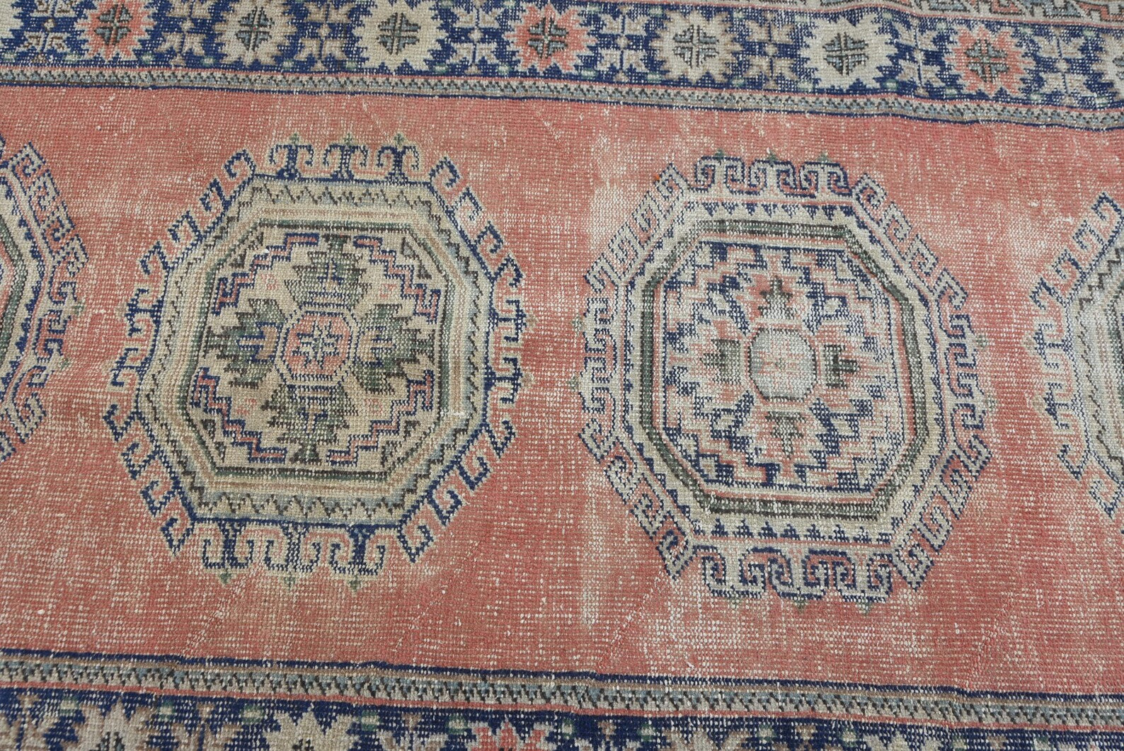 Vintage Turkish Accent Area rug 4.6 x 9.9 ft