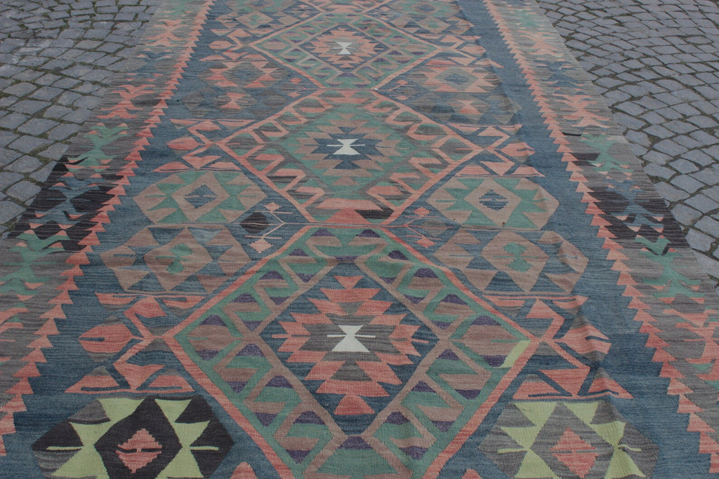 XL Vintage Turkish Accent Area Rug 5.6 x 10.8 ft