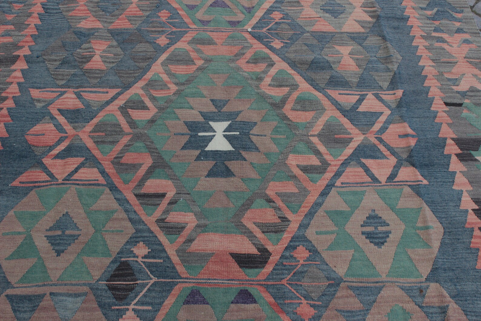 XL Vintage Turkish Accent Area Rug 5.6 x 10.8 ft