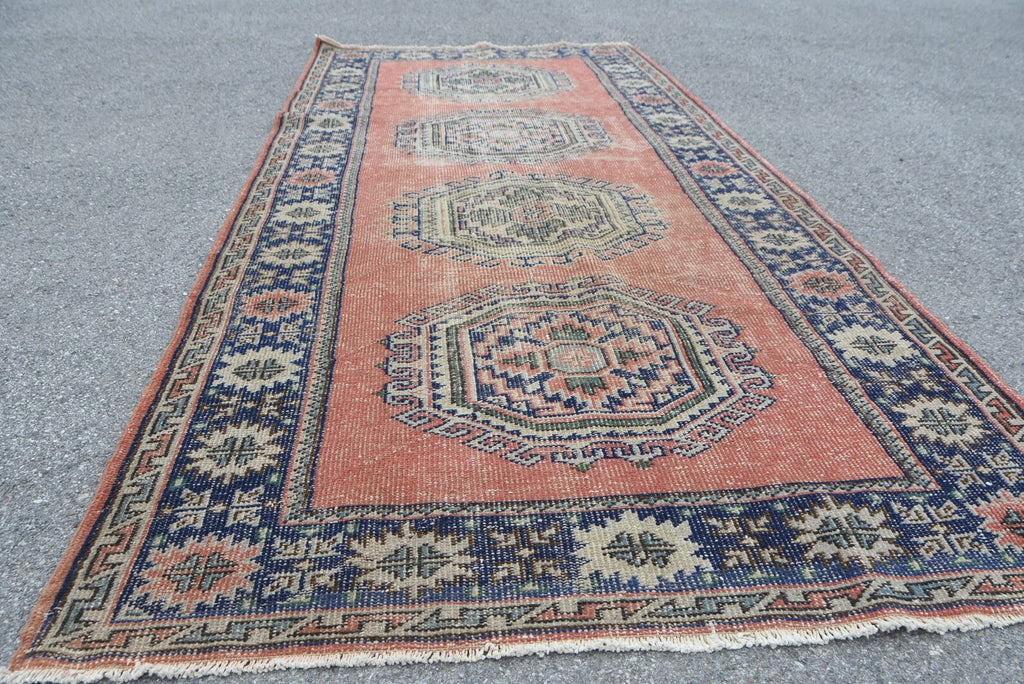 Vintage Turkish Accent Area rug 4.6 x 9.9 ft
