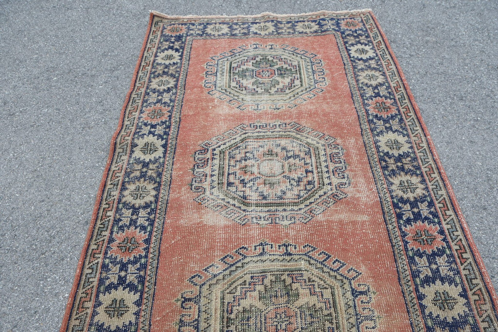 Vintage Turkish Accent Area rug 4.6 x 9.9 ft
