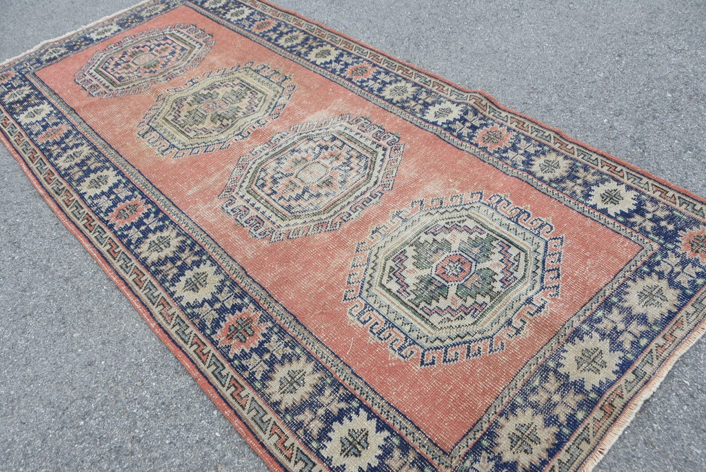 Vintage Turkish Accent Area rug 4.6 x 9.9 ft