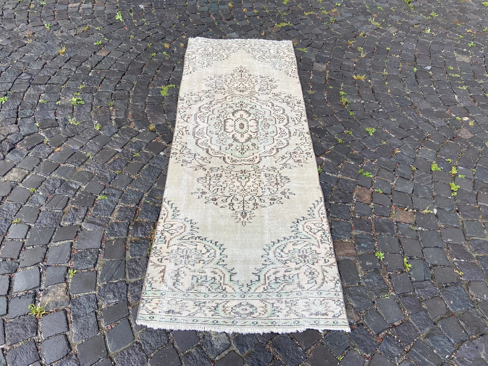 Vintage Turkish Runner Rug 2.9 x 8.3 ft