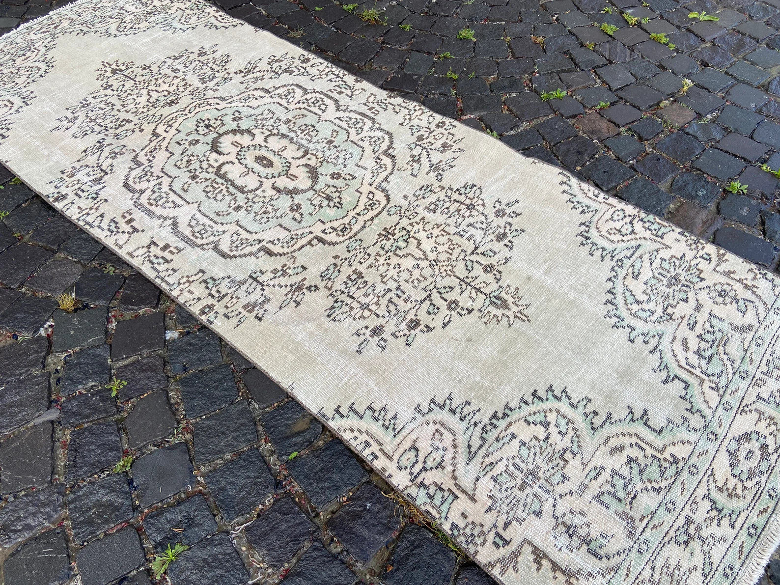 Vintage Turkish Runner Rug 2.9 x 8.3 ft