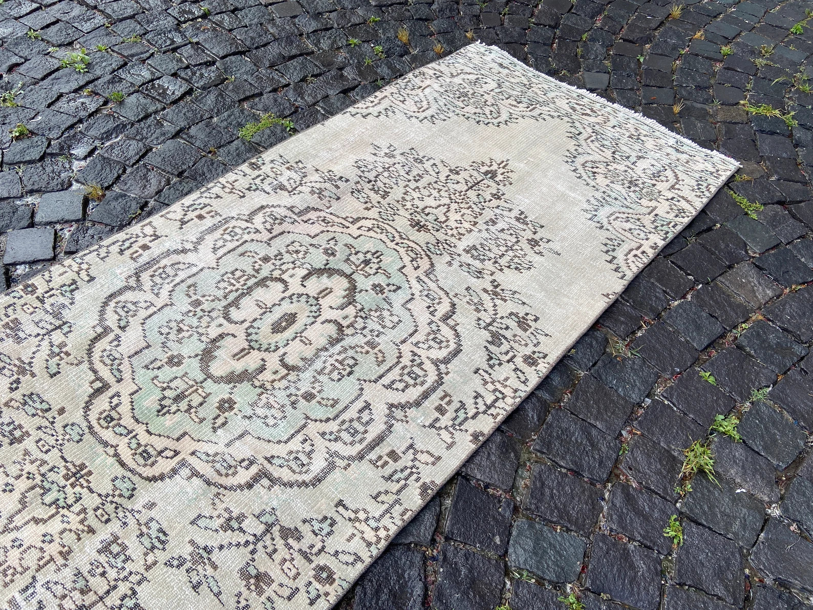 Vintage Turkish Runner Rug 2.9 x 8.3 ft