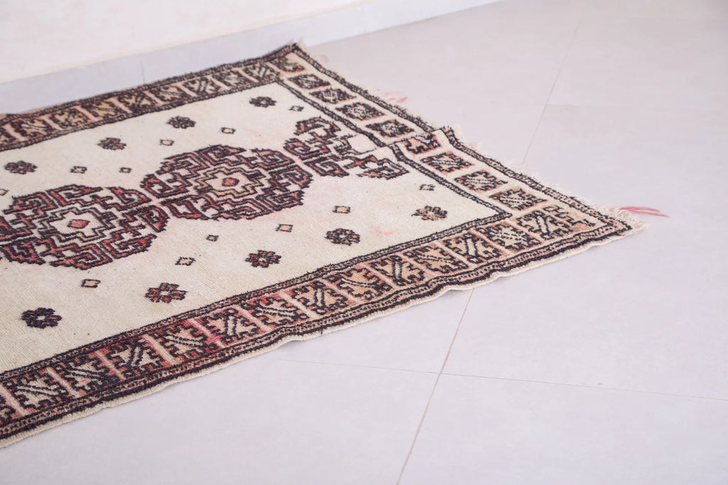Vintage Moroccan Accent Area Rug 4.1 x 7 ft