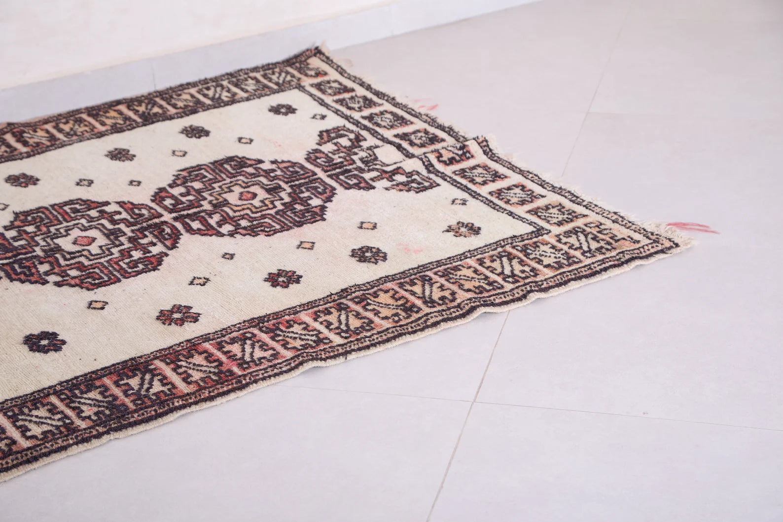 Vintage Moroccan Accent Area Rug 4.1 x 7 ft