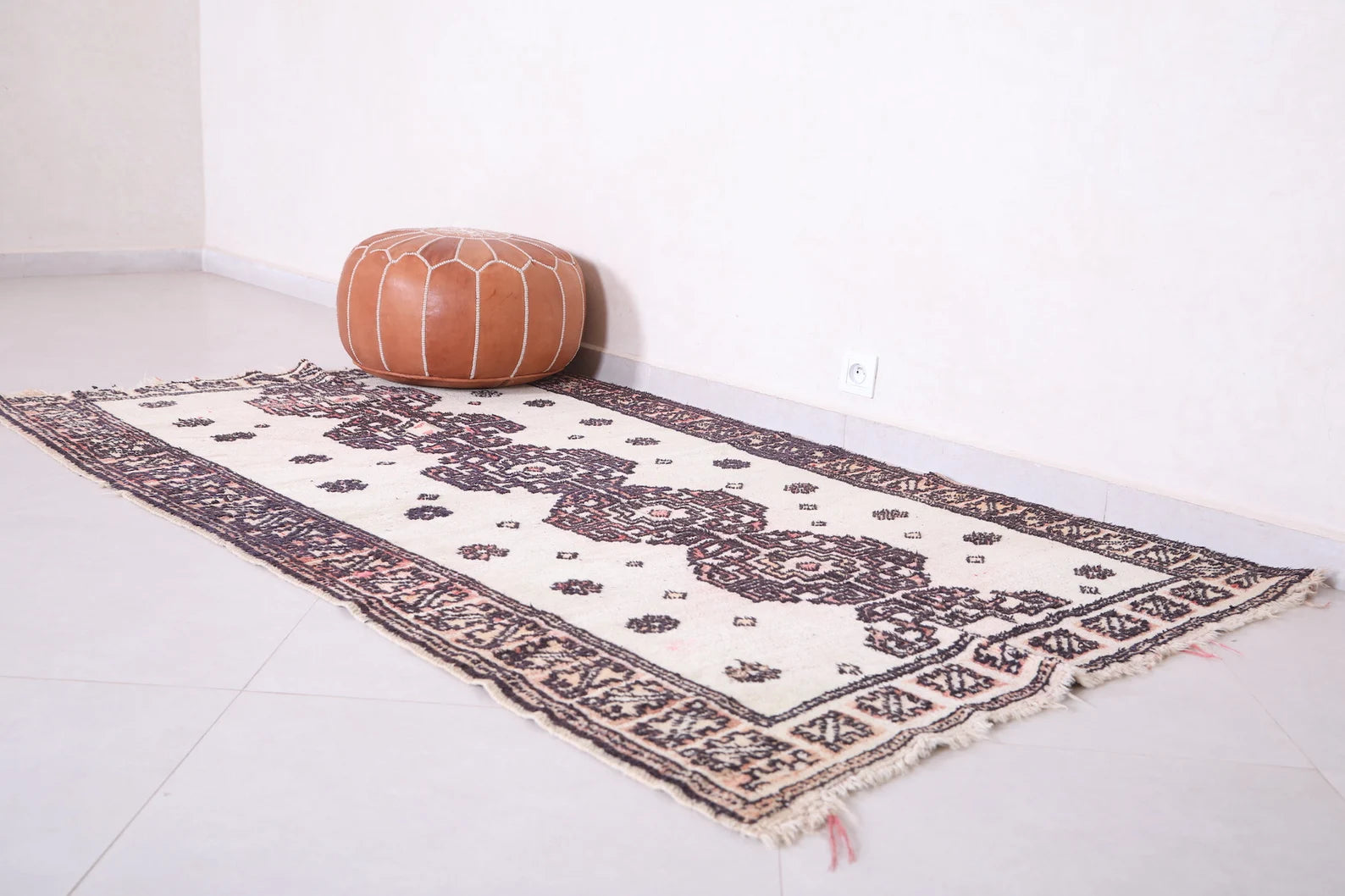 Vintage Moroccan Accent Area Rug 4.1 x 7 ft
