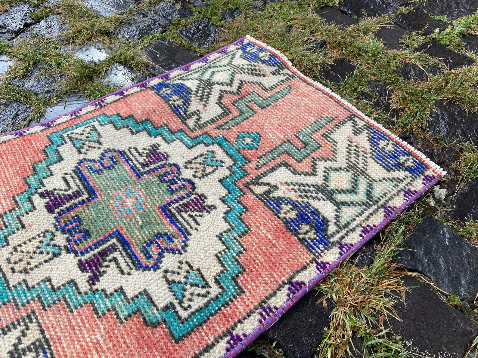 Vintage Turkish Mini Rug 1.5 x 2.4 ft