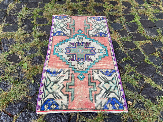 Vintage Turkish Mini Rug 1.5 x 2.4 ft