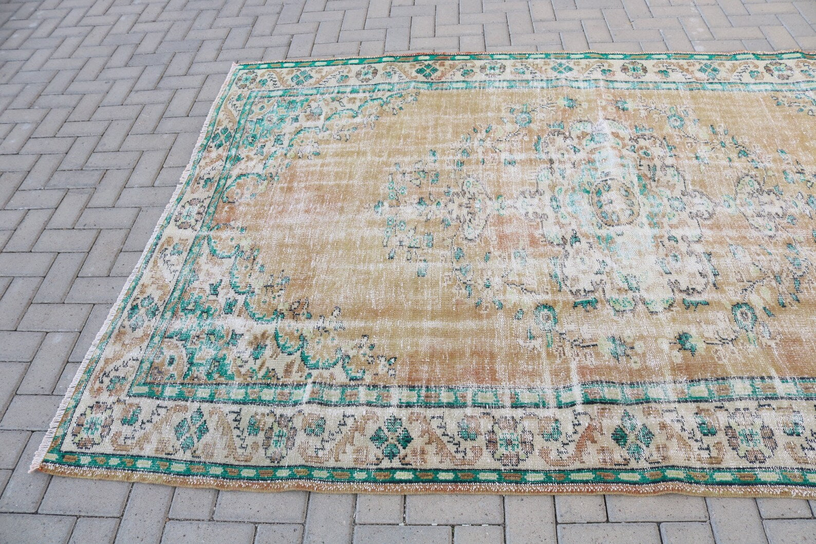 XL Vintage Turkish Accent Area rug 6 x 8.7 ft