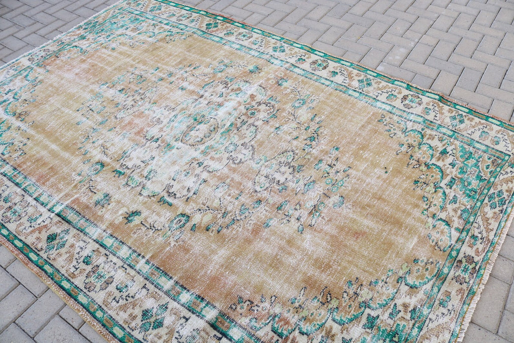 XL Vintage Turkish Accent Area rug 6 x 8.7 ft