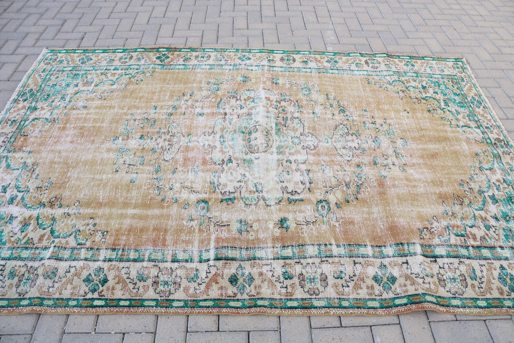 XL Vintage Turkish Accent Area rug 6 x 8.7 ft
