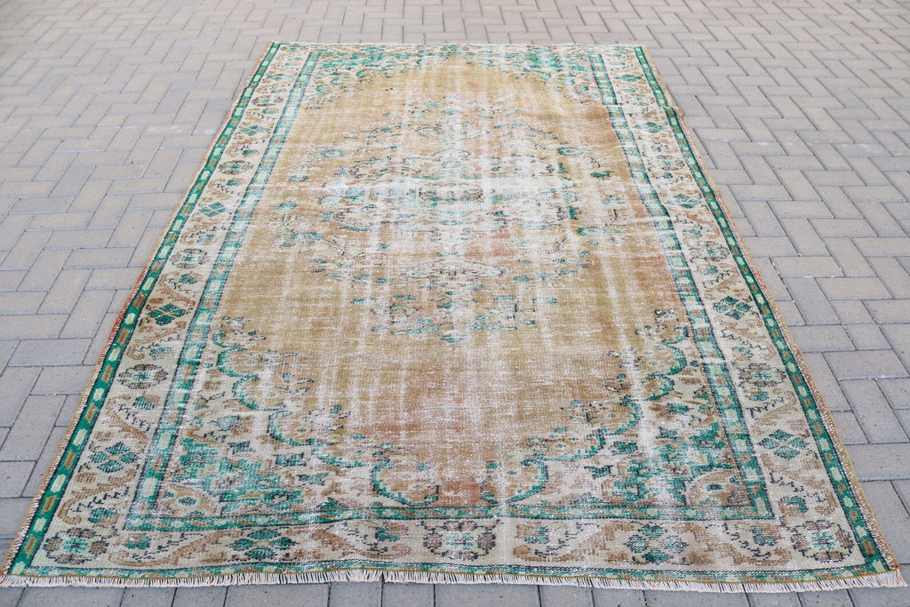 XL Vintage Turkish Accent Area rug 6 x 8.7 ft