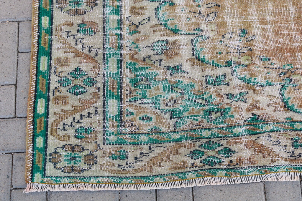 XL Vintage Turkish Accent Area rug 6 x 8.7 ft