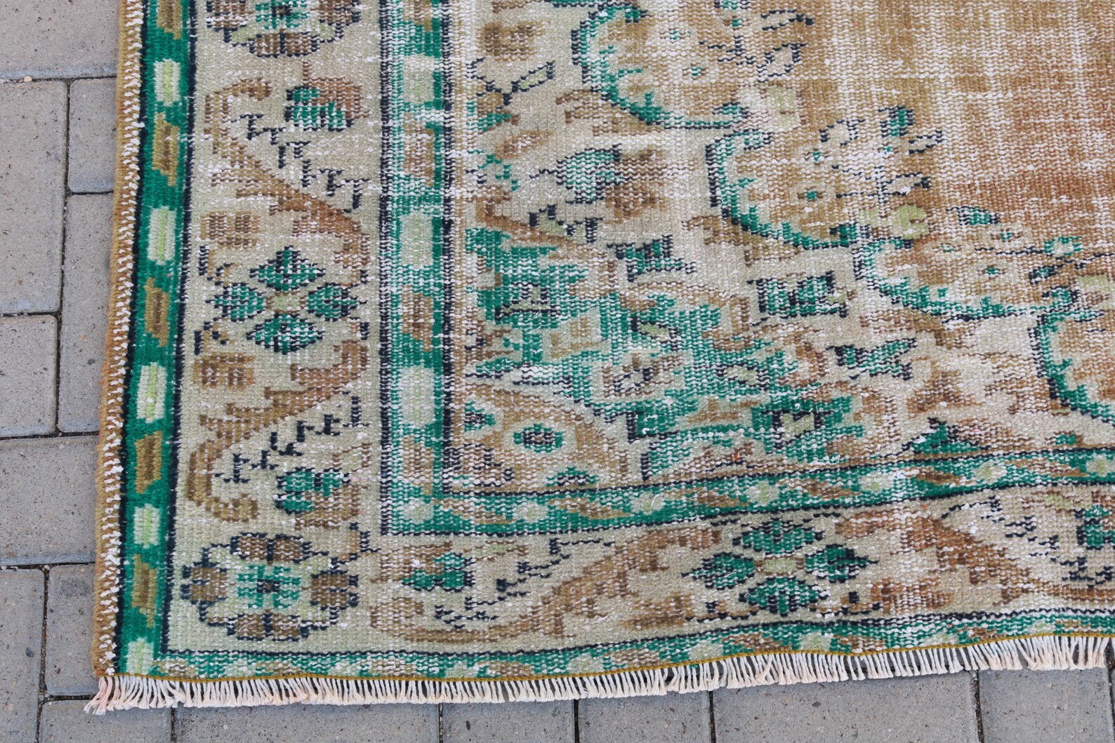 XL Vintage Turkish Accent Area rug 6 x 8.7 ft