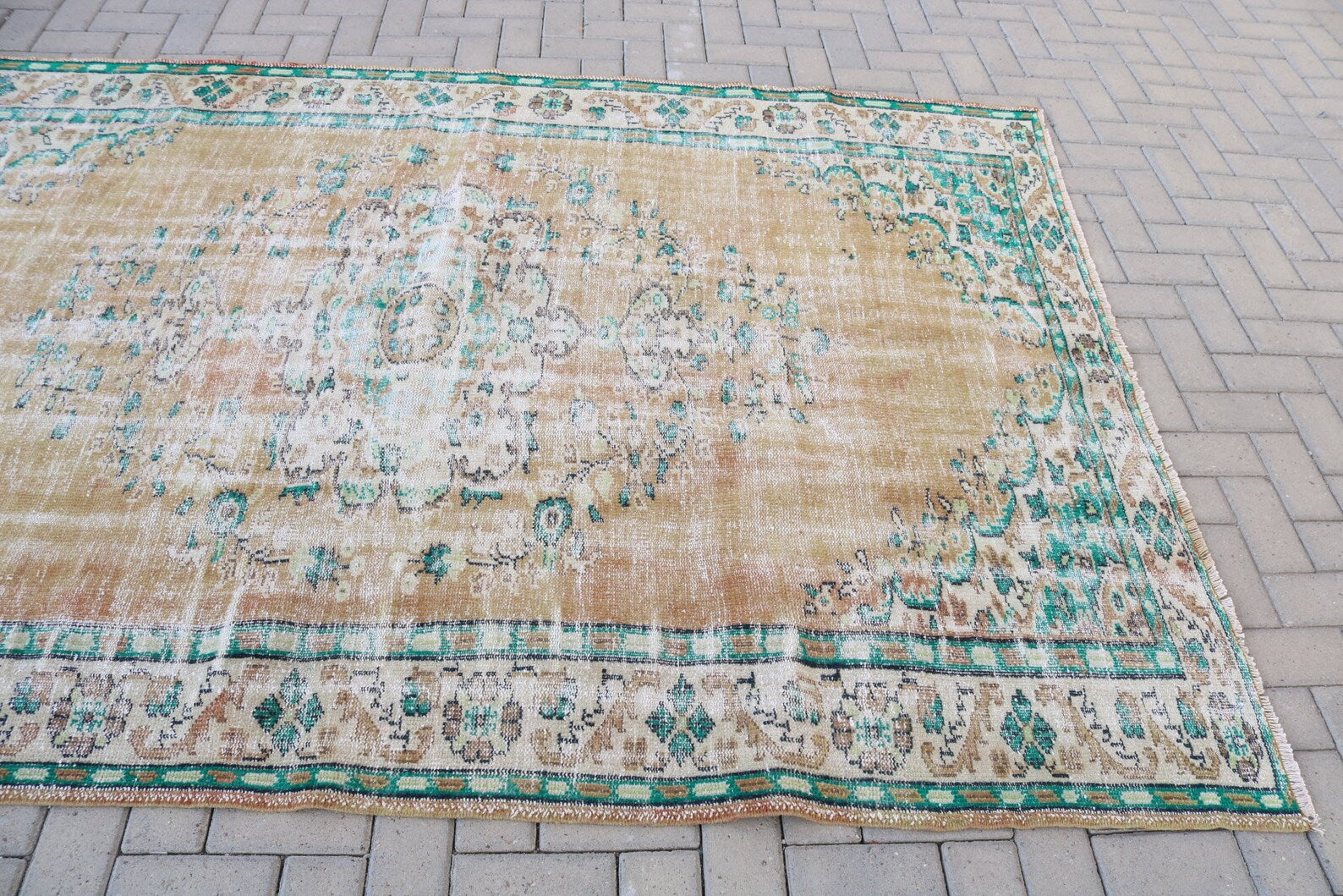 XL Vintage Turkish Accent Area rug 6 x 8.7 ft