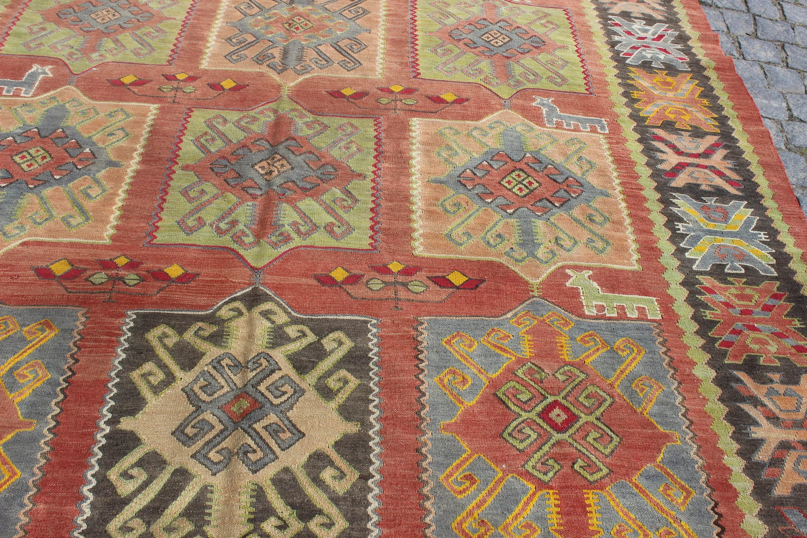 XL Vintage Turkish Accent Area Rug 6.6 x 10.6 ft