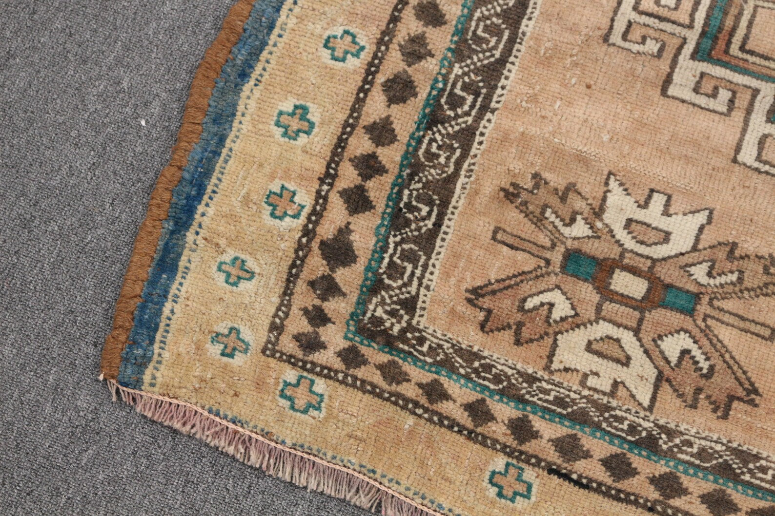 Vintage Turkish Accent Area rug 5.7 x 6.3 ft