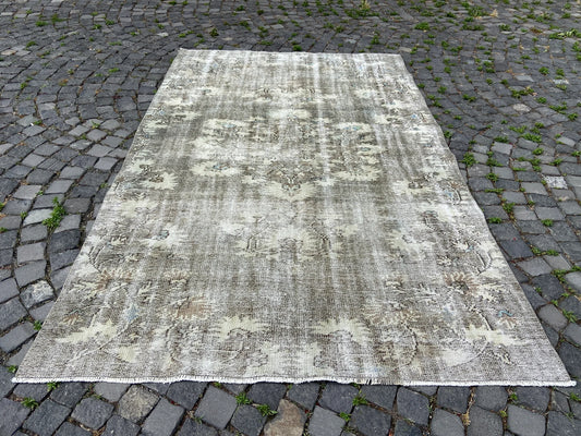 XL Vintage Turkish Accent Area Rug 5.7 x 8.9 ft