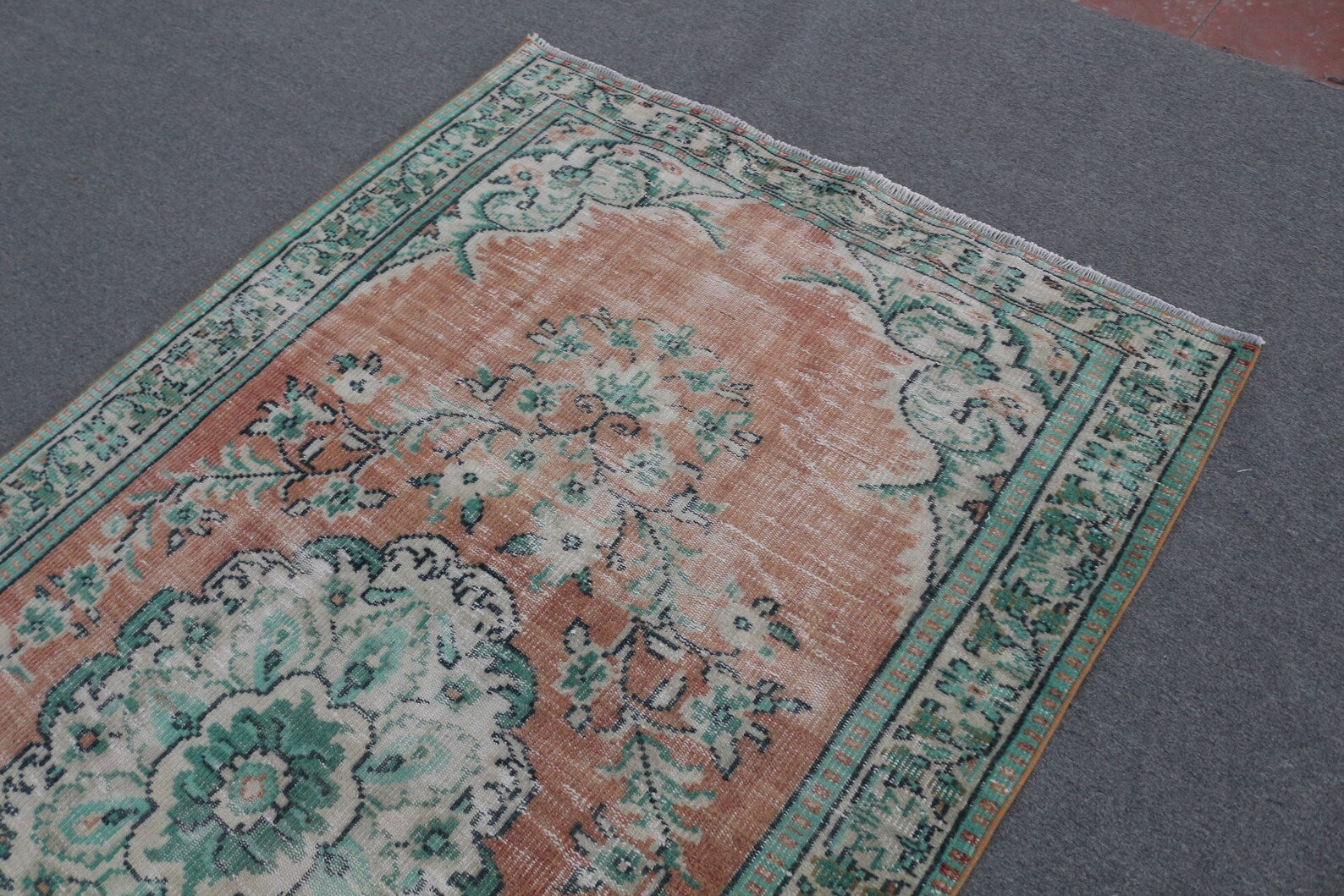 XL Vintage Turkish Accent Area Rug 5 x 8.3 ft