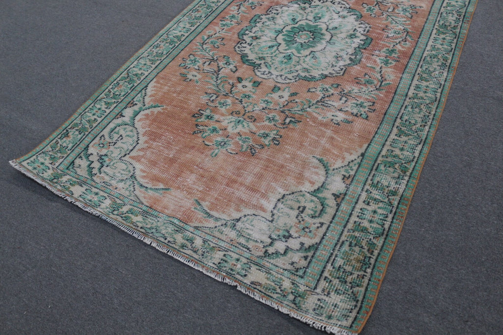 XL Vintage Turkish Accent Area Rug 5 x 8.3 ft