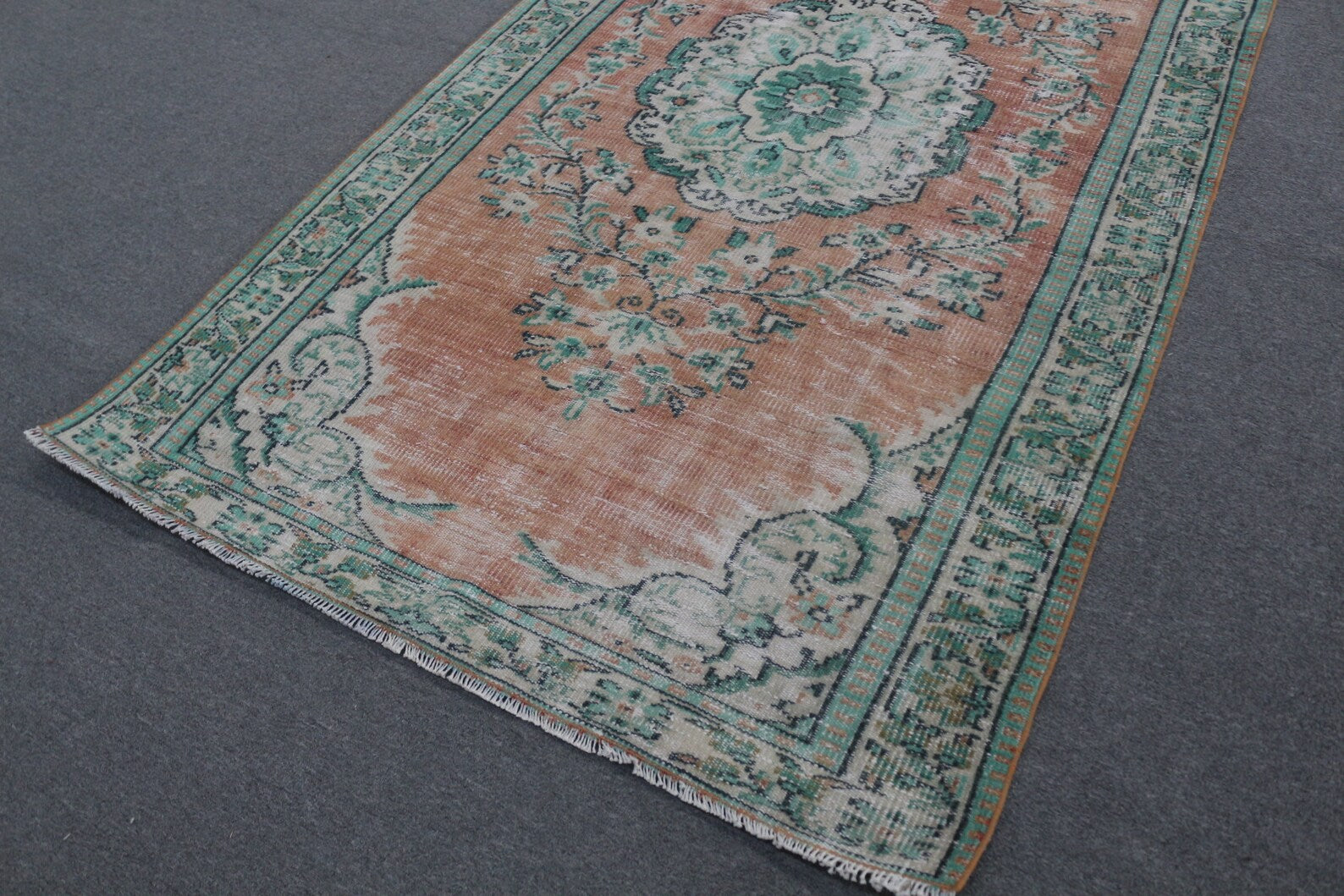 XL Vintage Turkish Accent Area Rug 5 x 8.3 ft