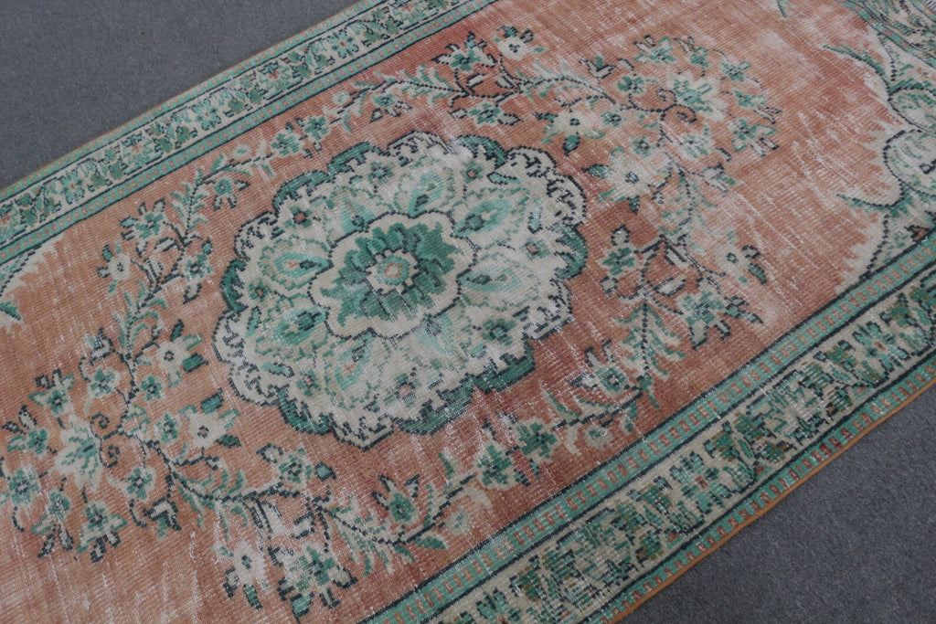 XL Vintage Turkish Accent Area Rug 5 x 8.3 ft