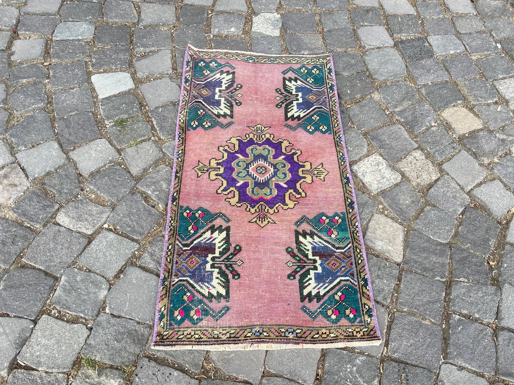Vintage Turkish Mini Rug 1.5 x 2.8 ft