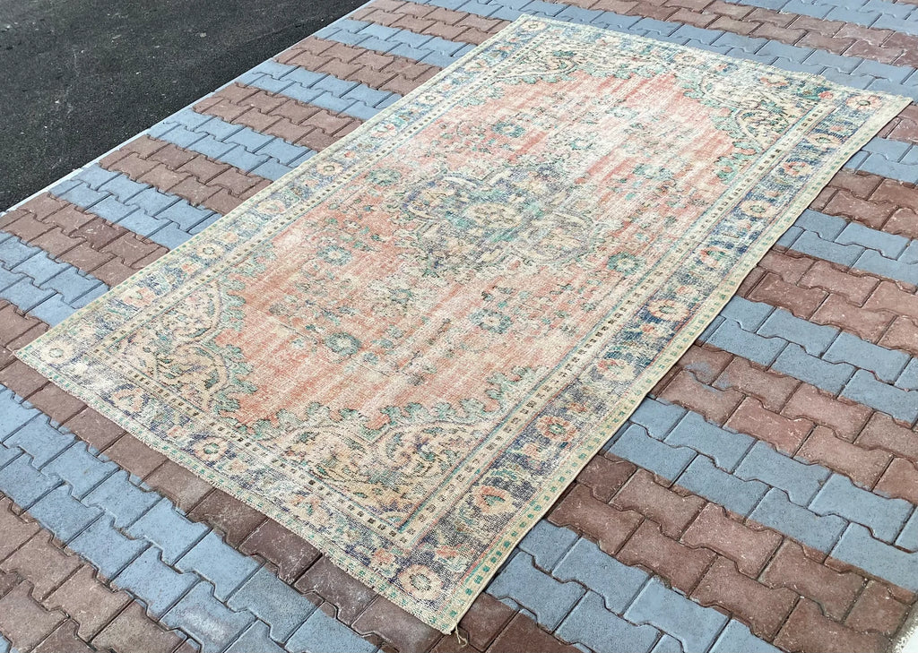 XL Vintage Turkish Accent Area Rug 6 x 10.1 ft