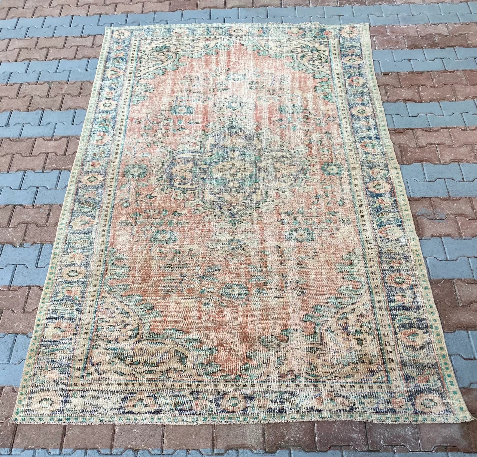 XL Vintage Turkish Accent Area Rug 6 x 10.1 ft