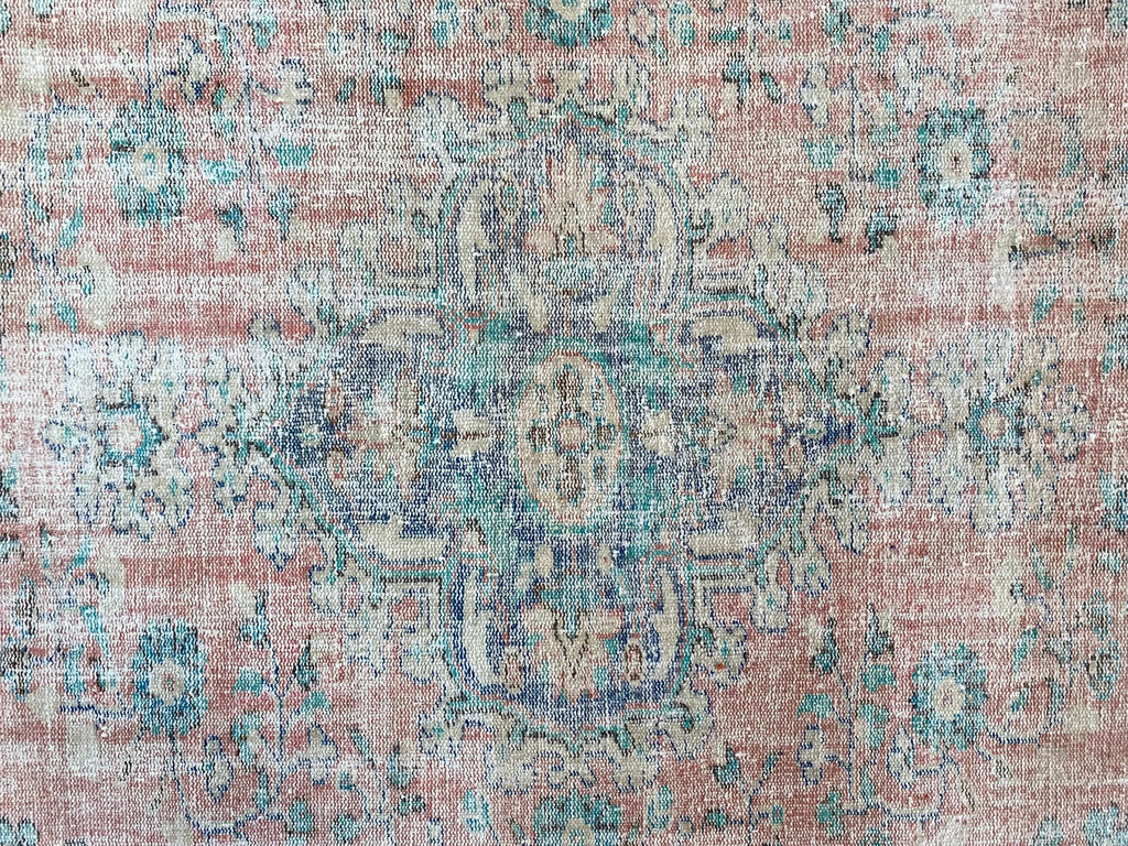 XL Vintage Turkish Accent Area Rug 6 x 10.1 ft
