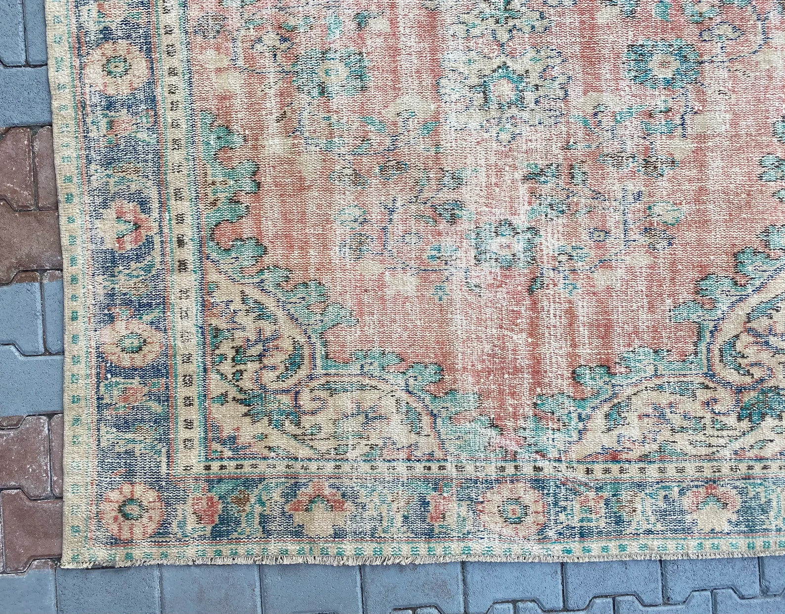 XL Vintage Turkish Accent Area Rug 6 x 10.1 ft