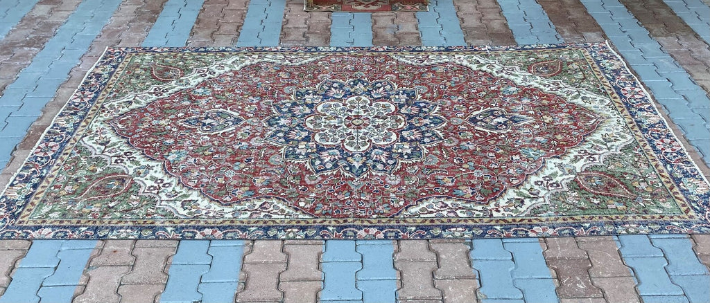 XL Vintage Turkish Accent Area rug 5.9 x 9.8 ft