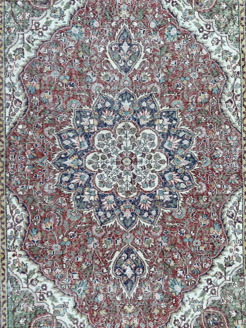 XL Vintage Turkish Accent Area rug 5.9 x 9.8 ft
