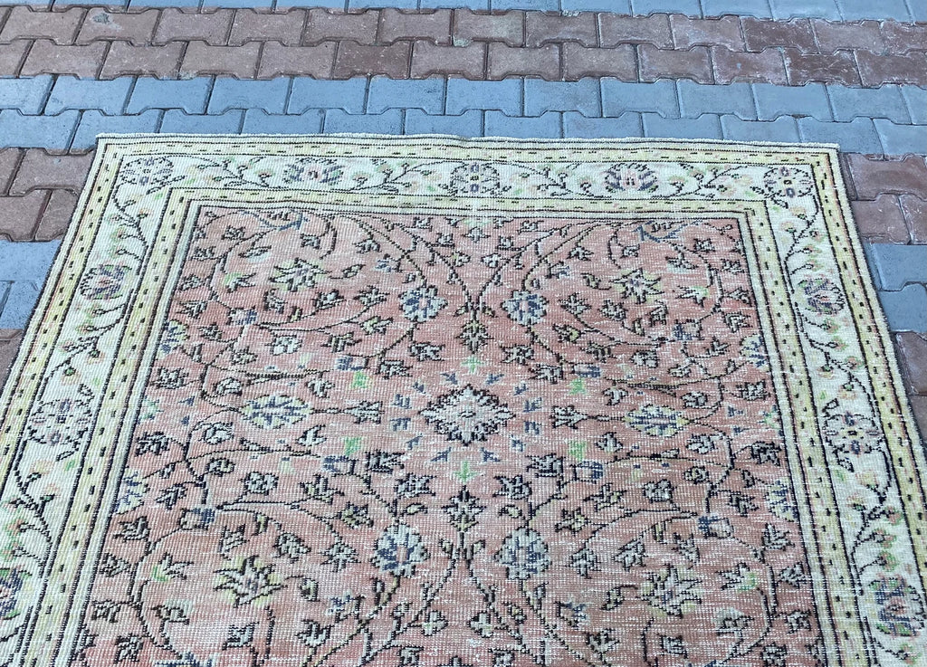 XL Vintage Turkish Accent Area Rug 6 x 9 ft