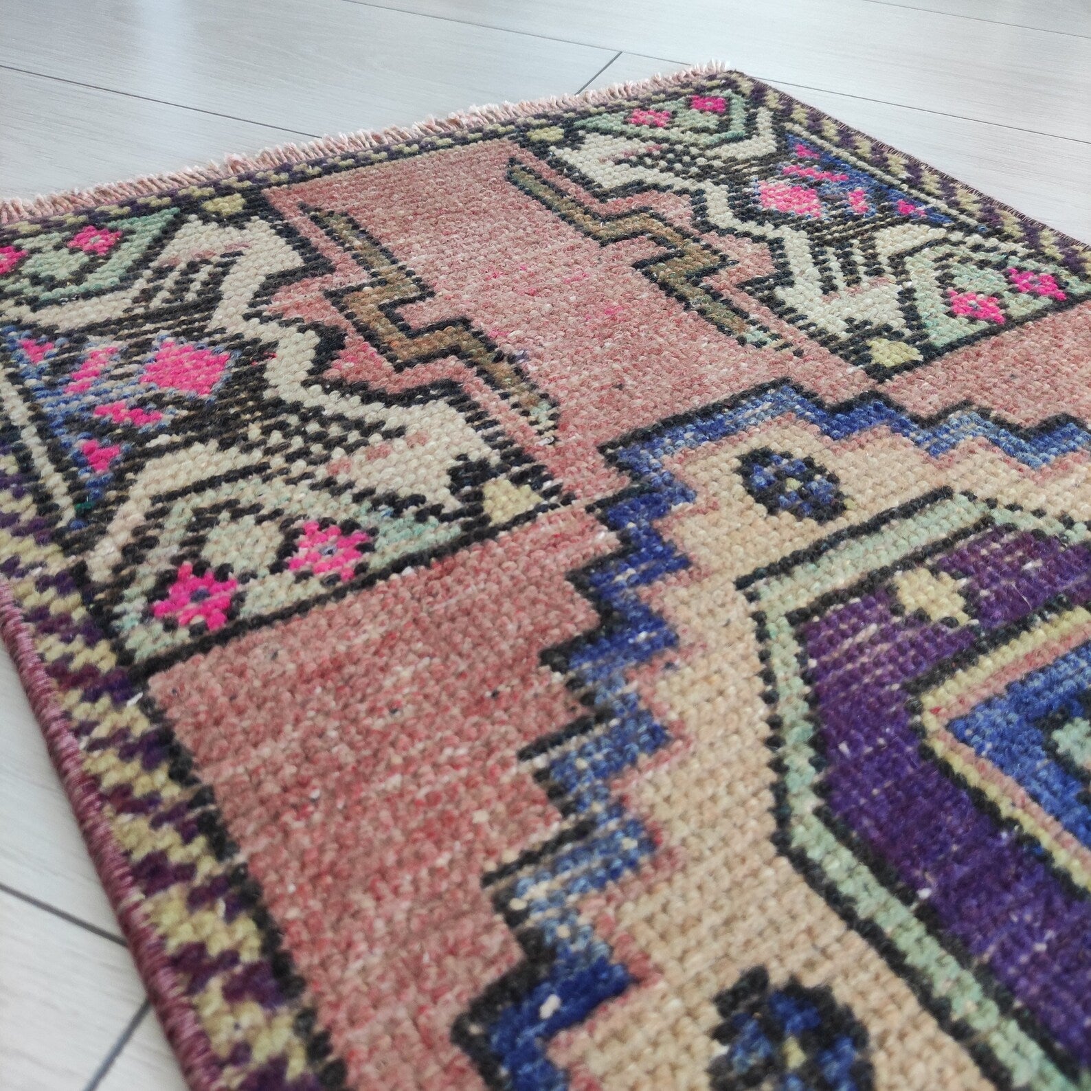 Vintage Turkish Mini Rug 1.5 x 2.7 ft